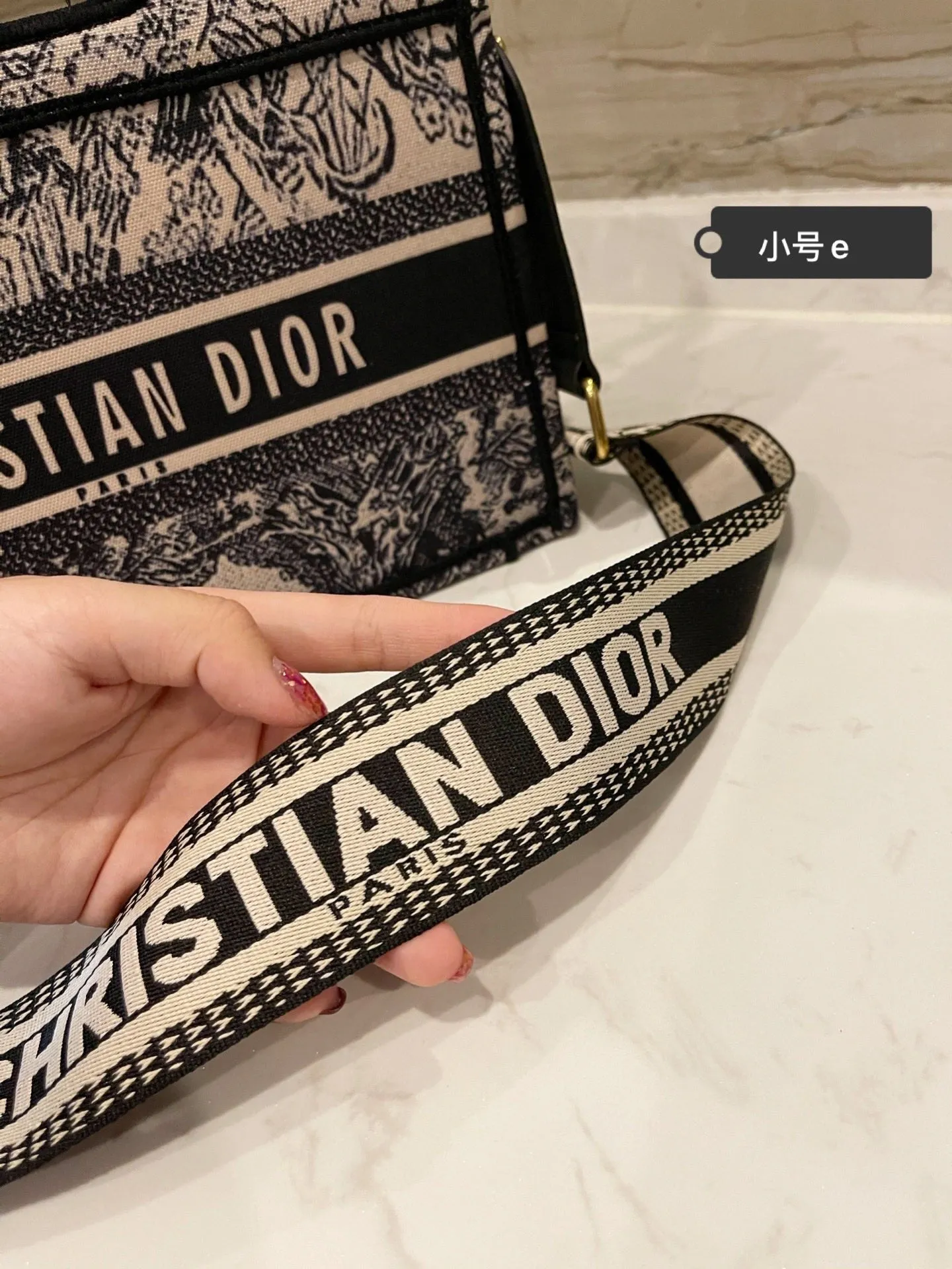 Designer Handbags DR 197